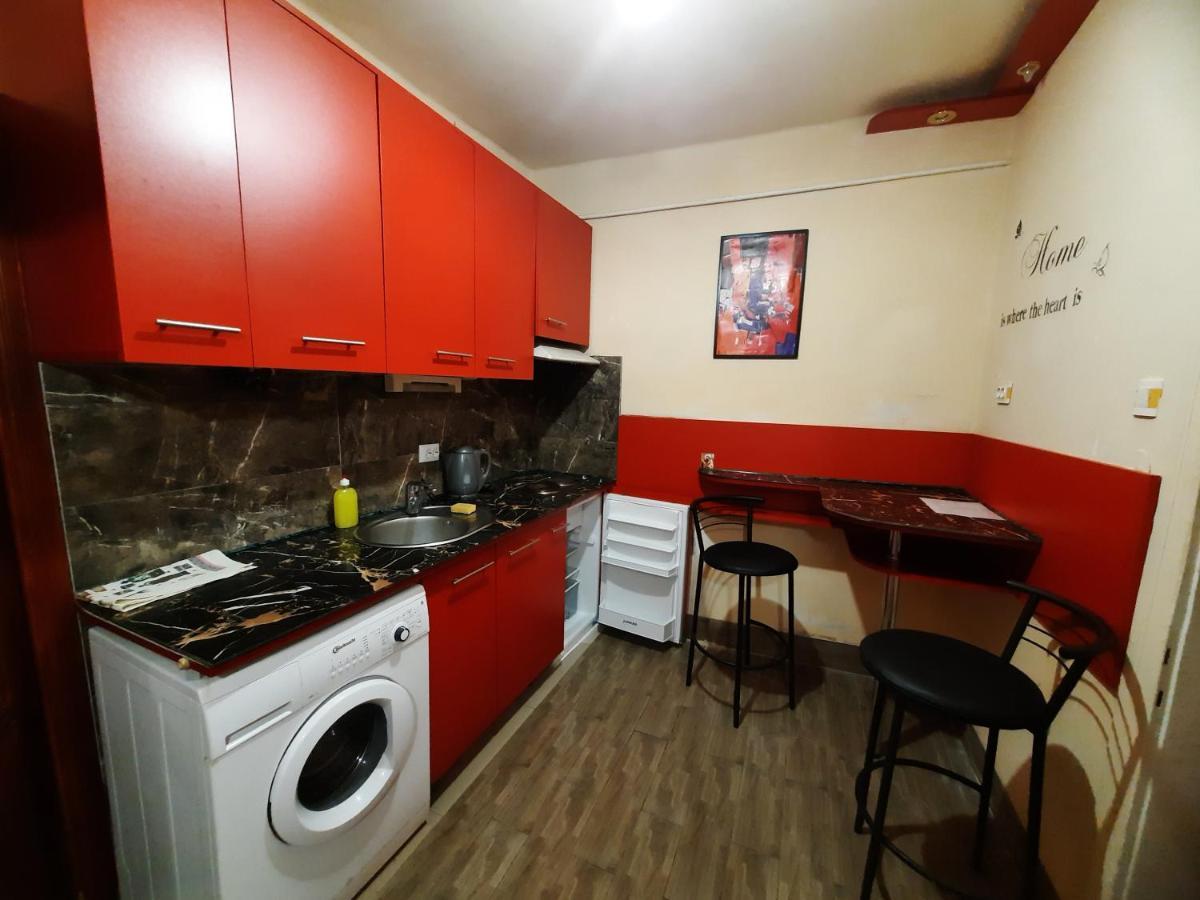 Midnight Cats' Apartment In Rynok Square Світло Є Завжди! Львов Экстерьер фото