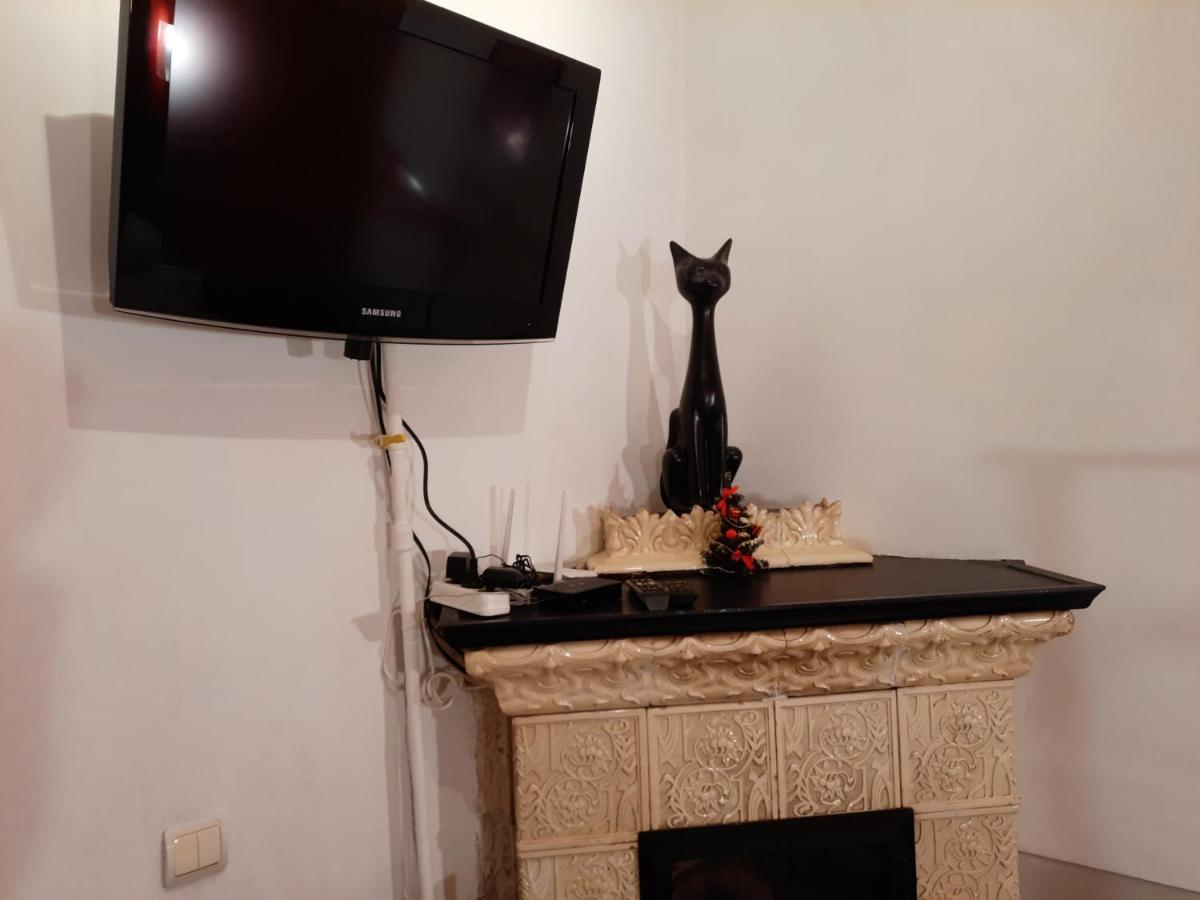 Midnight Cats' Apartment In Rynok Square Світло Є Завжди! Львов Экстерьер фото